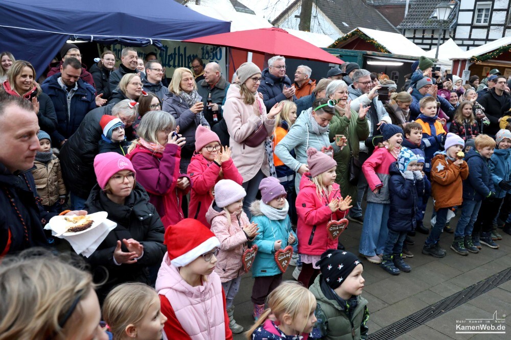 Budenzauber-und-mehr-Weihnachtsmarkt-in-Methler-begeistert